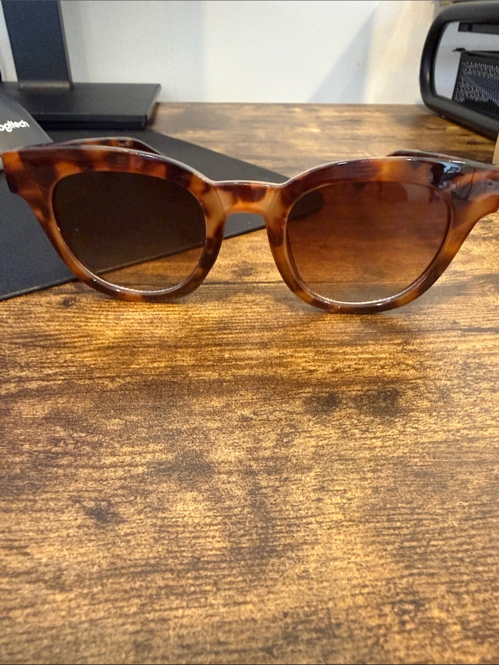 Aire Dorado Sunglasses